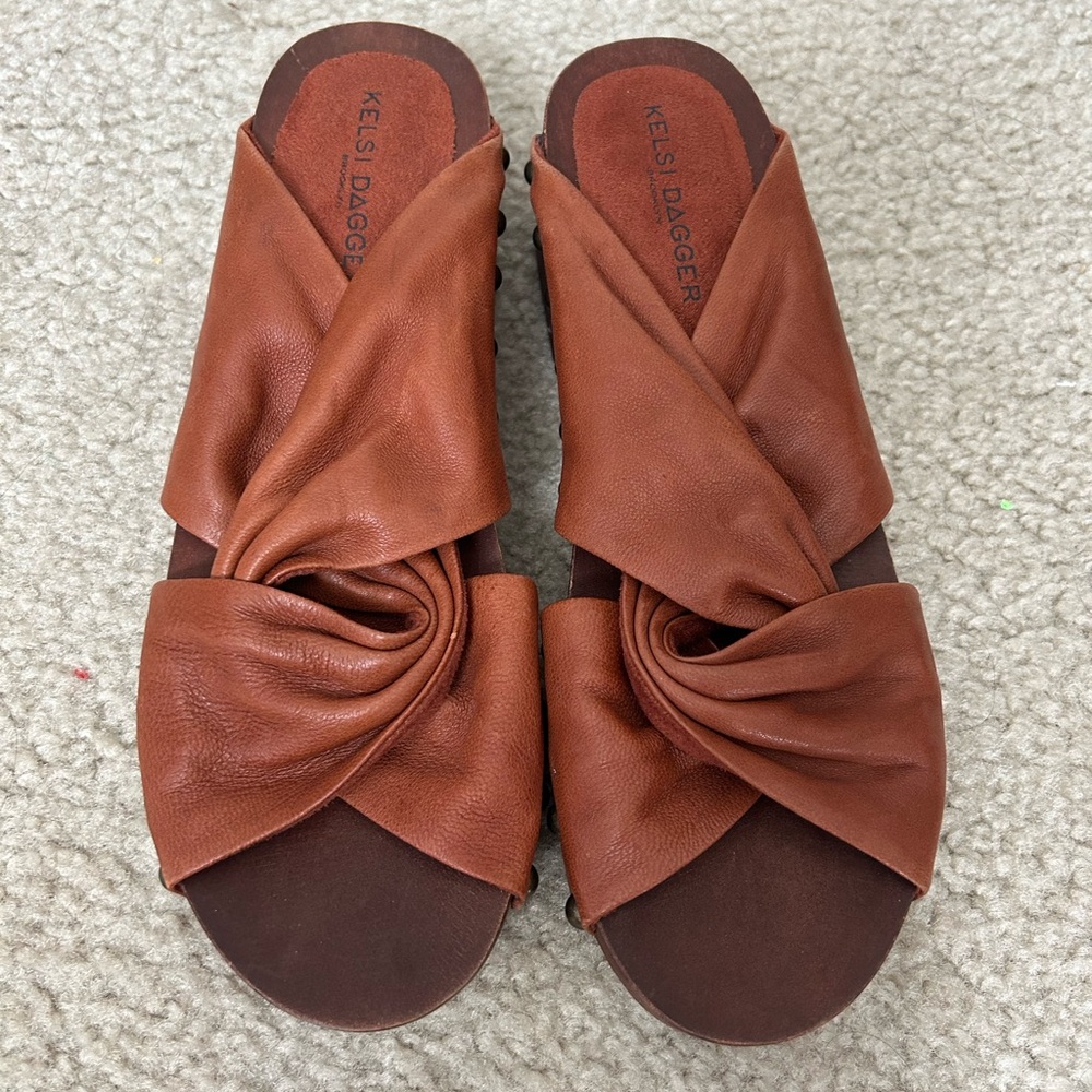 Kelsi Dagger Brown Leather Twist Slide Sandals